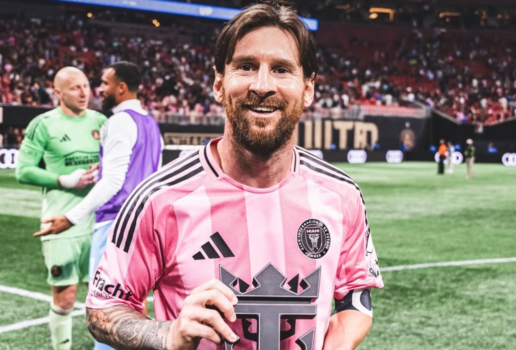 Messi ghi tuyệt phẩm, Inter Miami vọt lên đỉnh bảng