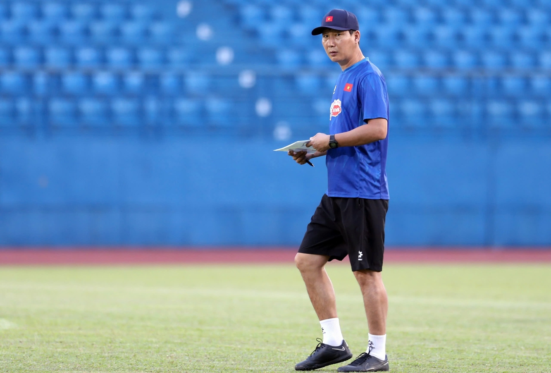 Tuyển Việt Nam: Ông Kim Sang Sik và bài toán dùng Khuất Văn Khang