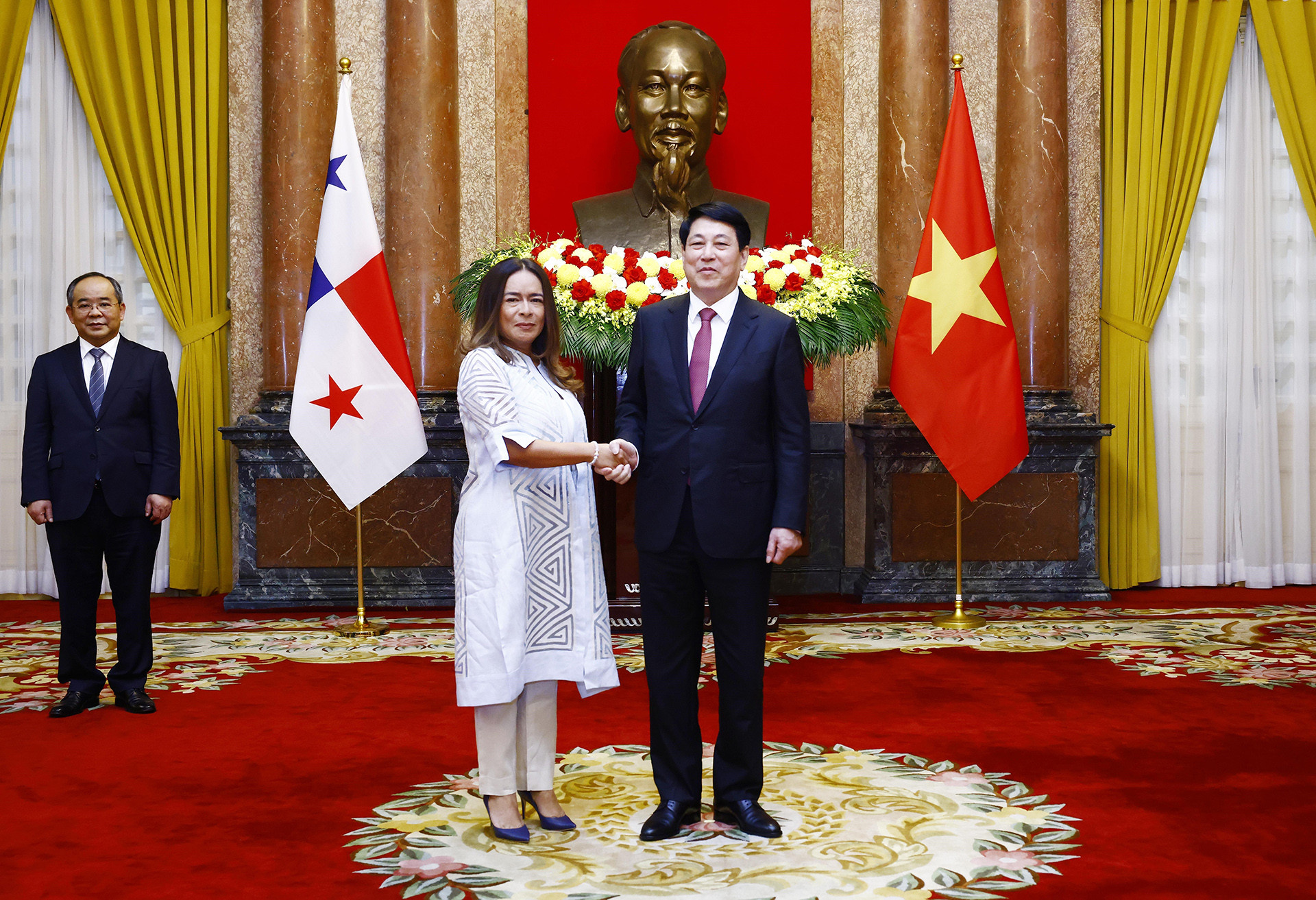 vna_potal_Staatspräsident_intensivierte_Kontakte_des_Botschafters_von_Panama_zum_Nationalbesuch_7916796.jpg