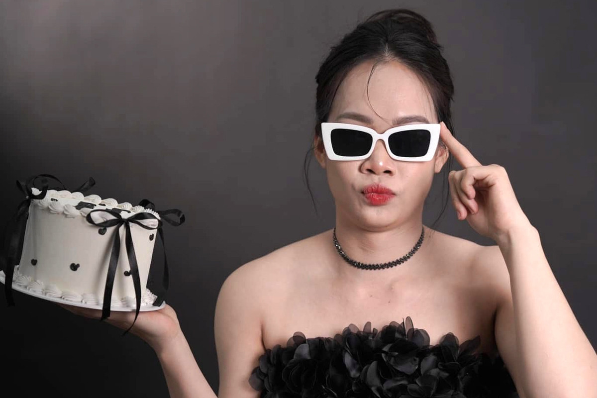 Chuyền 2 Kim Thoa 'lột xác' với bộ ảnh mừng sinh nhật