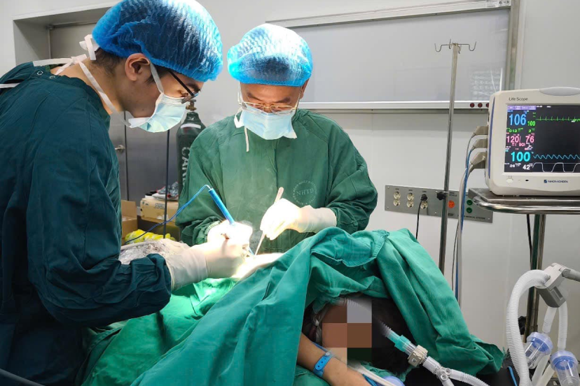 Học sinh lớp 2 phát hiện bệnh hiếm gặp khi ngã trong giờ ra chơi