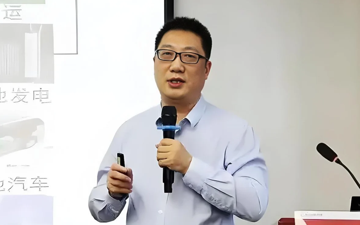 Luu Vinh Phong.png