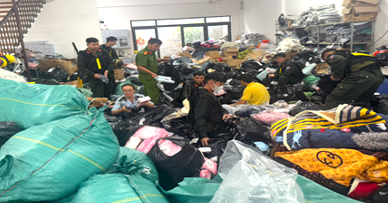 Phát hiện kho hàng “khủng” bán online không rõ nguồn gốc xuất xứ tại Kon Tum
