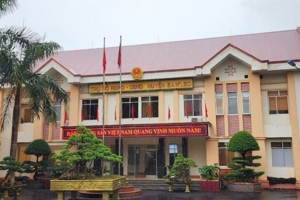 Tạm dừng kỳ họp bầu chủ tịch huyện ở Đắk Lắk