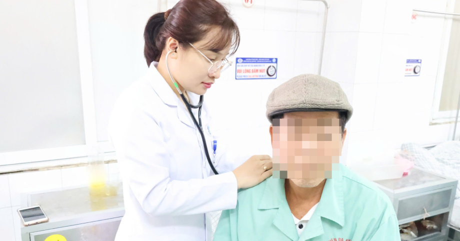 Uống nước vối và xạ đen cả tháng để thải độc, người đàn ông nhập viện cấp cứu