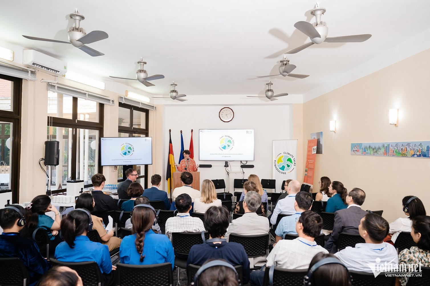 W-dai su duc phat bieu tai su kien 8458.jpg