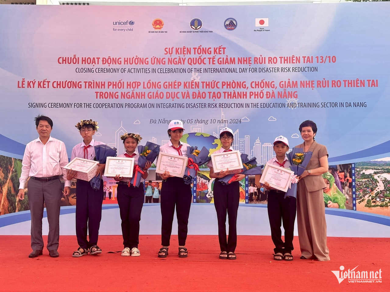 W-hoc sinh 2 18218.jpg