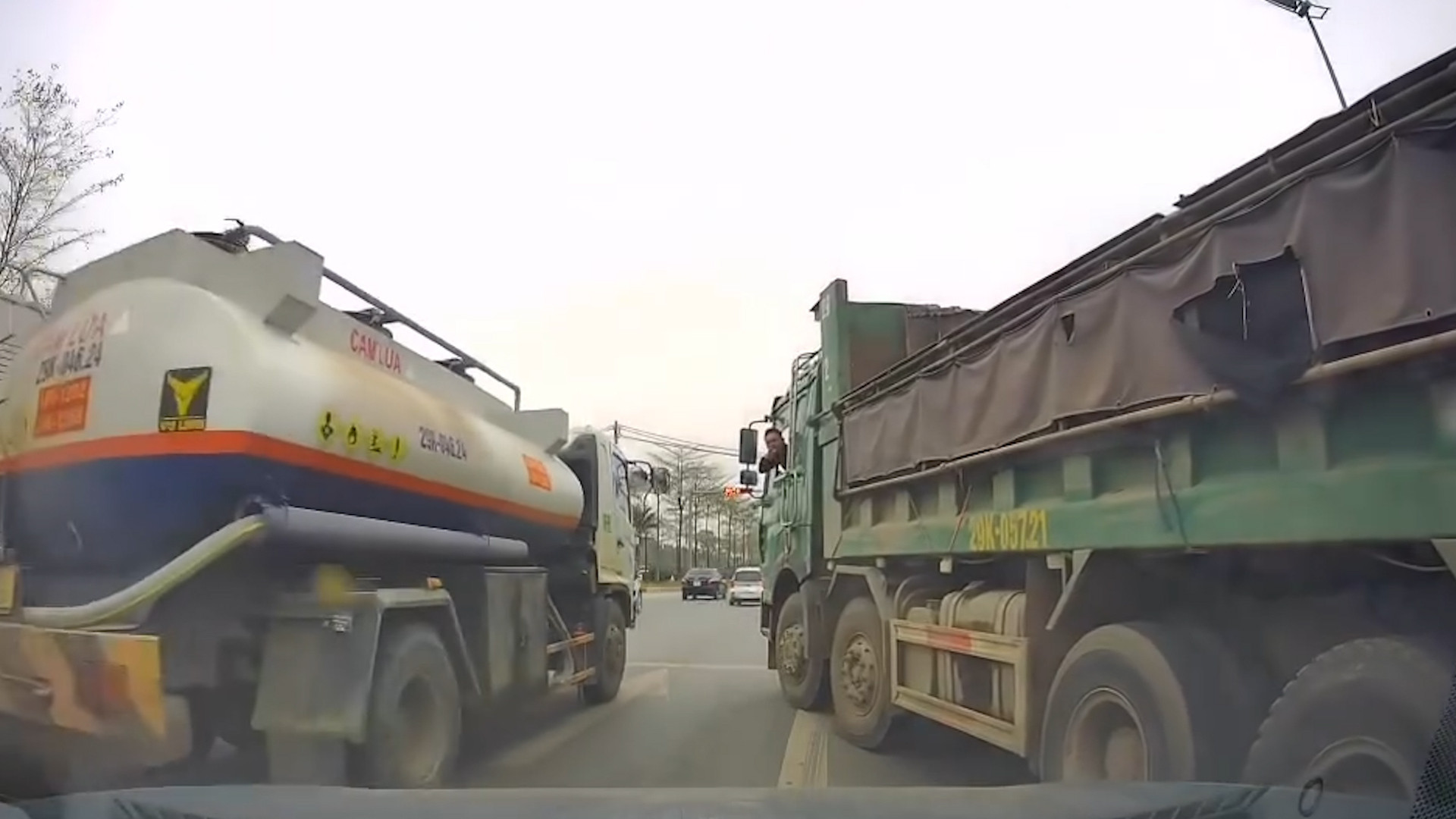 xe tai chen ep 8.jpg