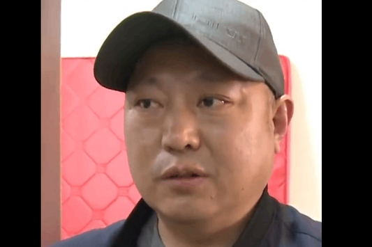 31 năm hết mình với 'mối tình chị em', người đàn ông chua xót bị đuổi khỏi nhà