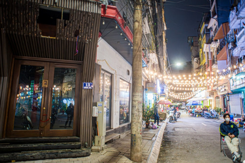 Phố đi bộ quận Ba Đình đông nghẹt khai trương, vắng tanh sau 3 năm mở cửa