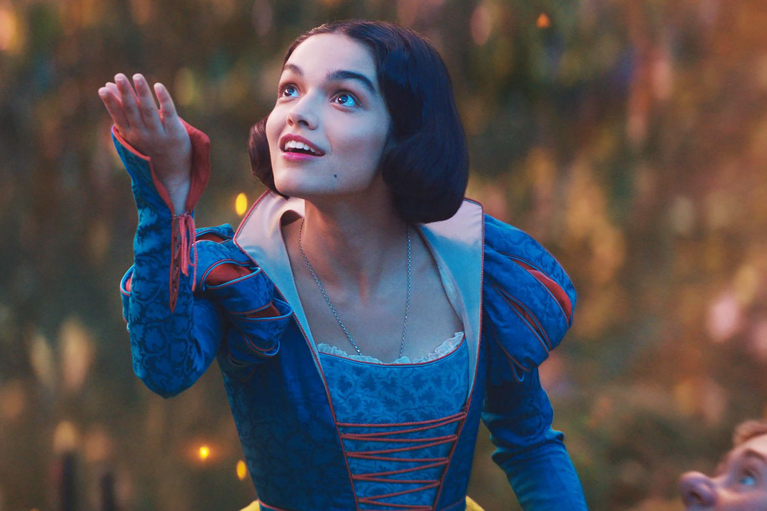 Rachel Zegler snow white 022525 4b2d719cfd6d4205aa1fb59c1b5c2ce3.jpg