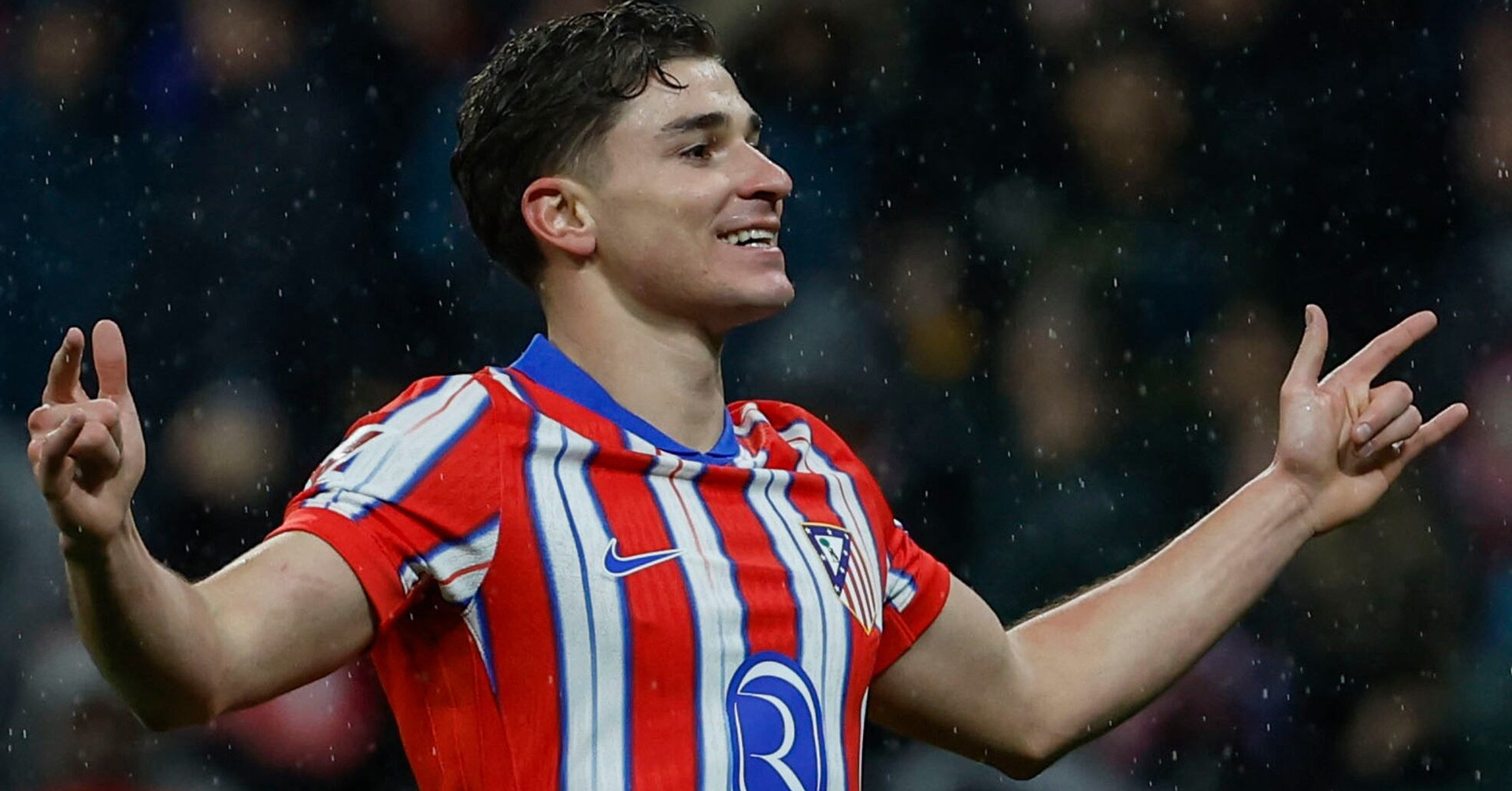 Atletico tuyên chiến Real Madrid: Đôi chân vàng Julian Alvarez