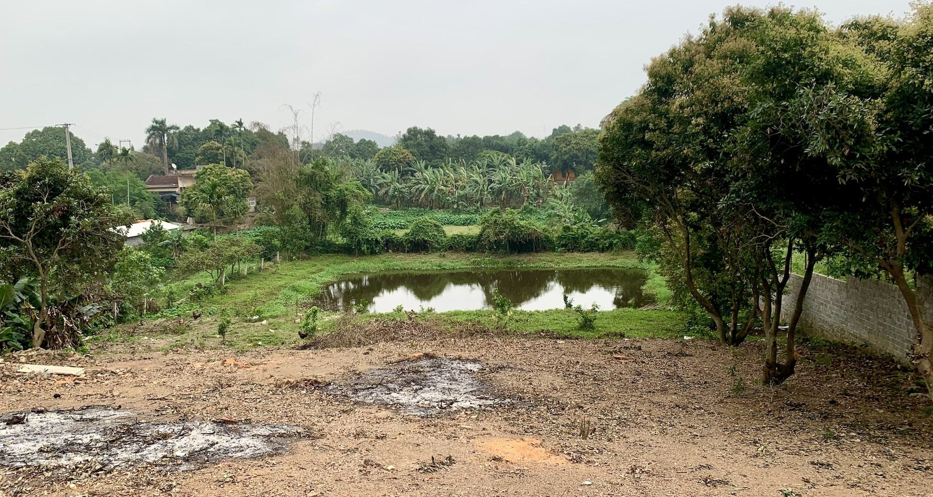 Diện tích đất trong sổ đỏ chênh với thực tế có được mua bán "sang tay"?