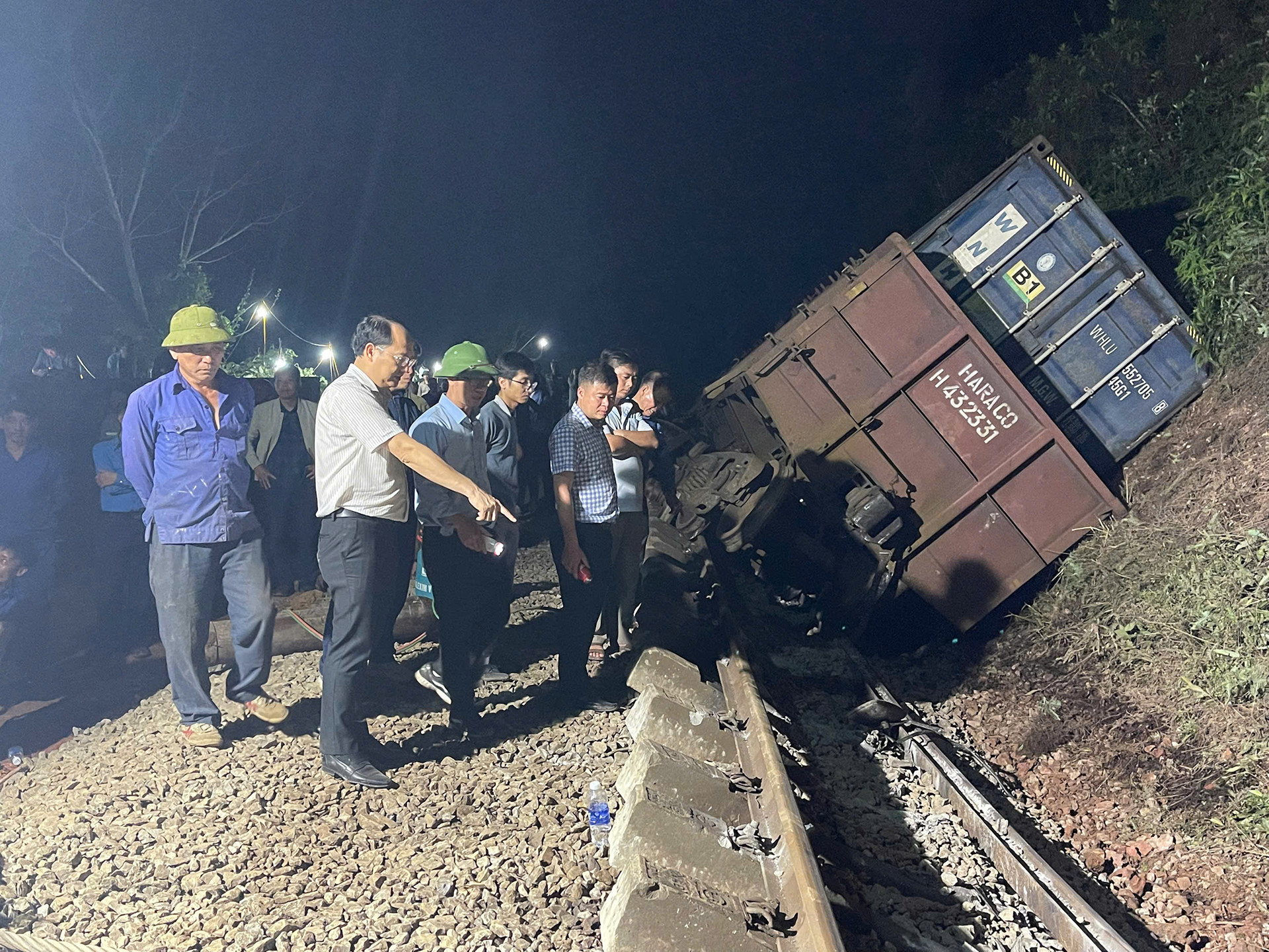 xuyên đêm5.jpg