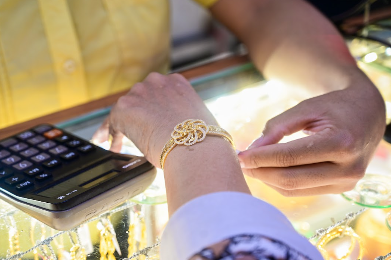 Giá vàng 9999, 24k, SJC, Doji, nhẫn trơn hôm nay mới nhất