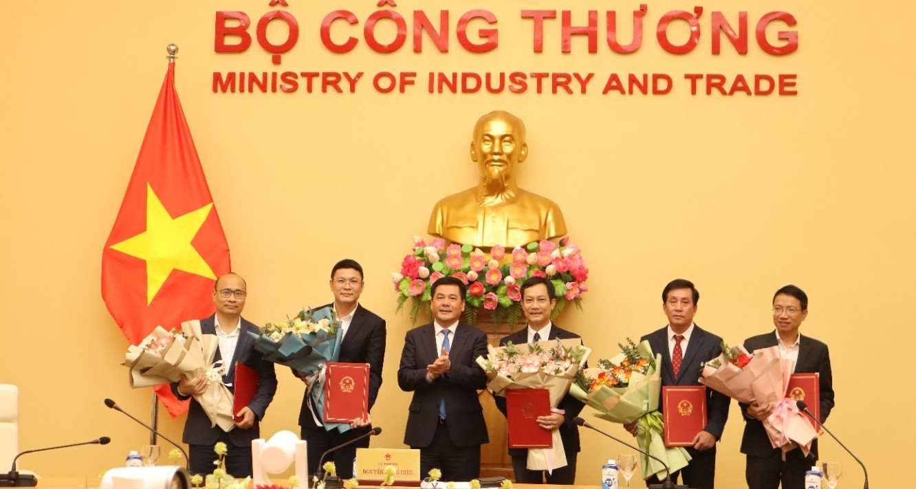 Bộ Công Thương sắp xếp loạt lãnh đạo đơn vị, Uỷ ban Cạnh tranh có chủ tịch mới