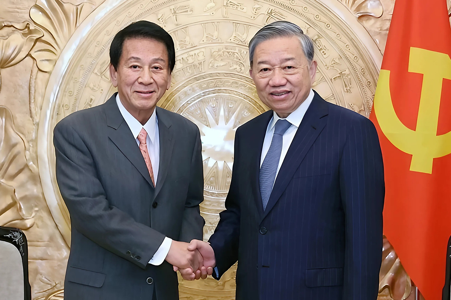 Tổng Bí thư và Chủ tịch nước tiếp nguyên Đại sứ đặc biệt Việt Nam - Nhật Bản