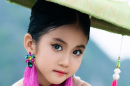 Cô bé 7 tuổi đóng vai An trong 'Cha tôi người ở lại' ngoài đời khác xa trên phim