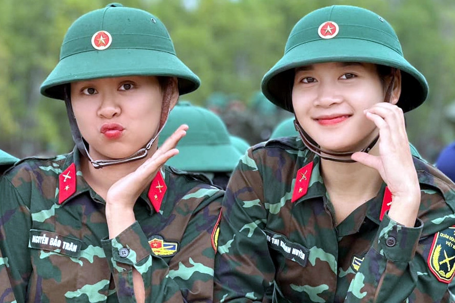 Hotgirl bóng chuyền áo lính gây sốt cộng đồng mạng