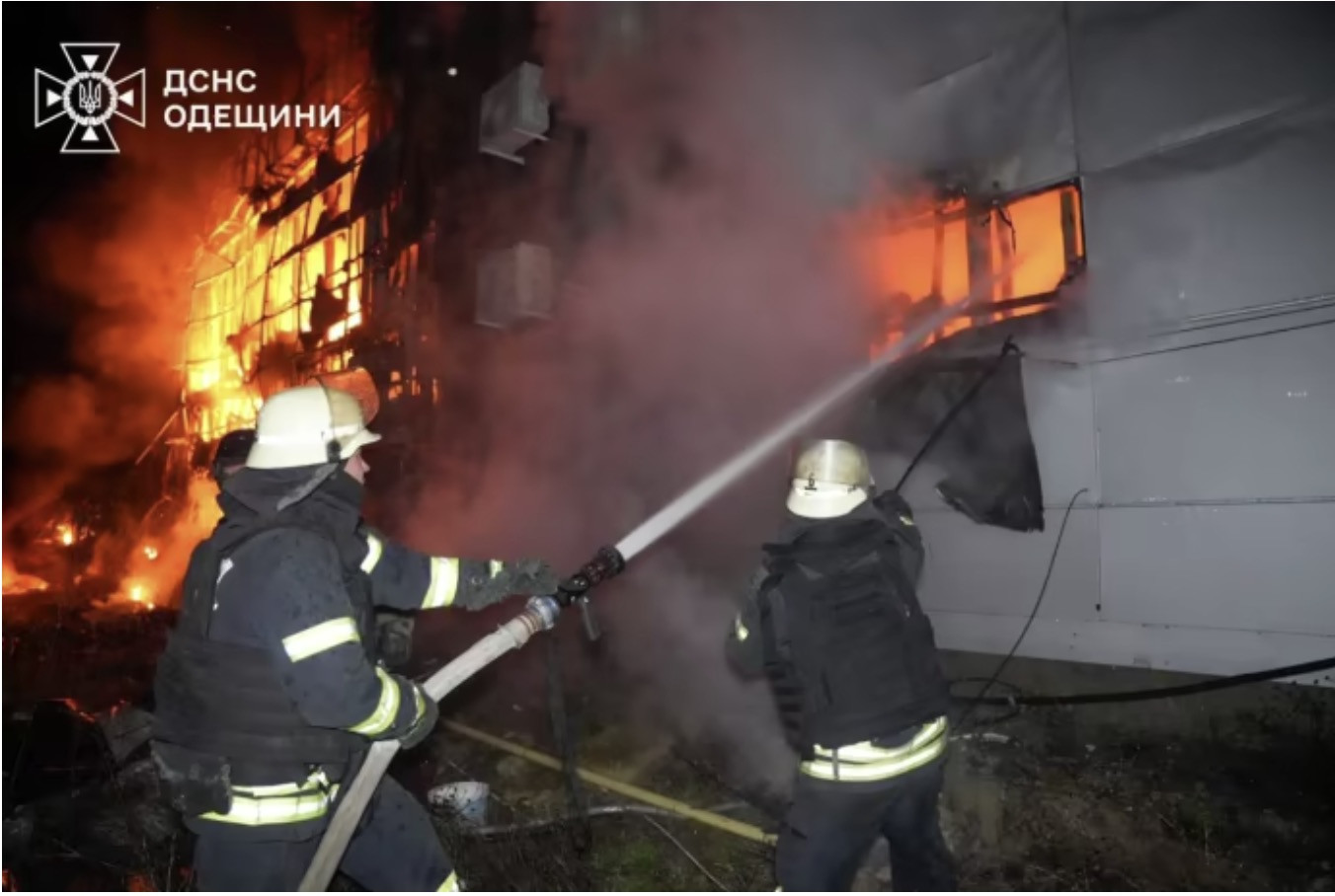 Odessa cháy rực sau khi bị Nga tấn công. Ảnh: State Emergency Service of Ukraine