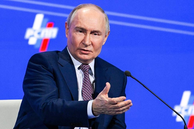 Sắc lệnh mới của ông Putin với công dân Ukraine, trạm khí đốt ở Kursk bốc cháy