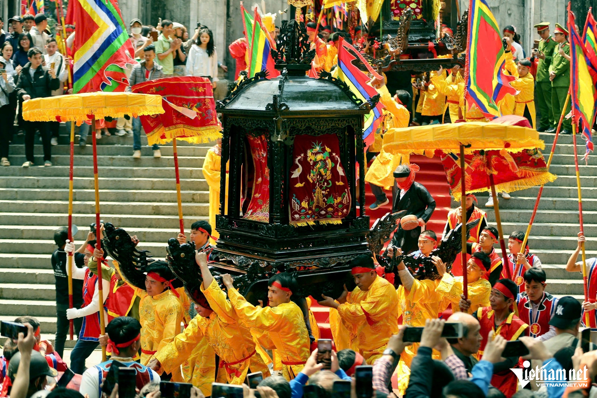 W-a7Độc đáo lễ rước kiệu.jpg