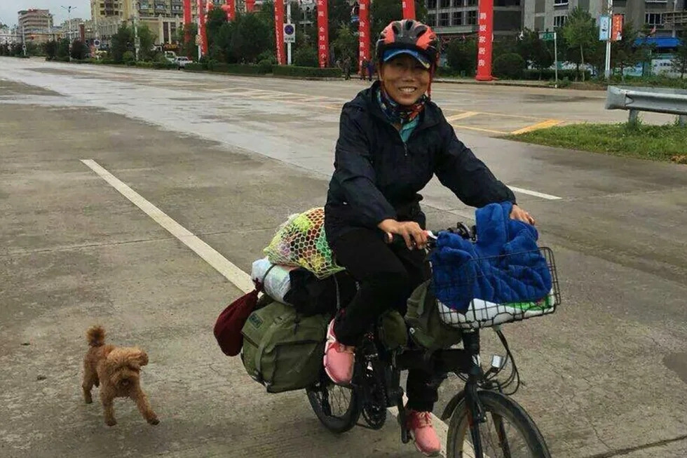 Ly hôn ở tuổi 47, người phụ nữ đạp xe khắp thế giới để tự 'chữa lành'
