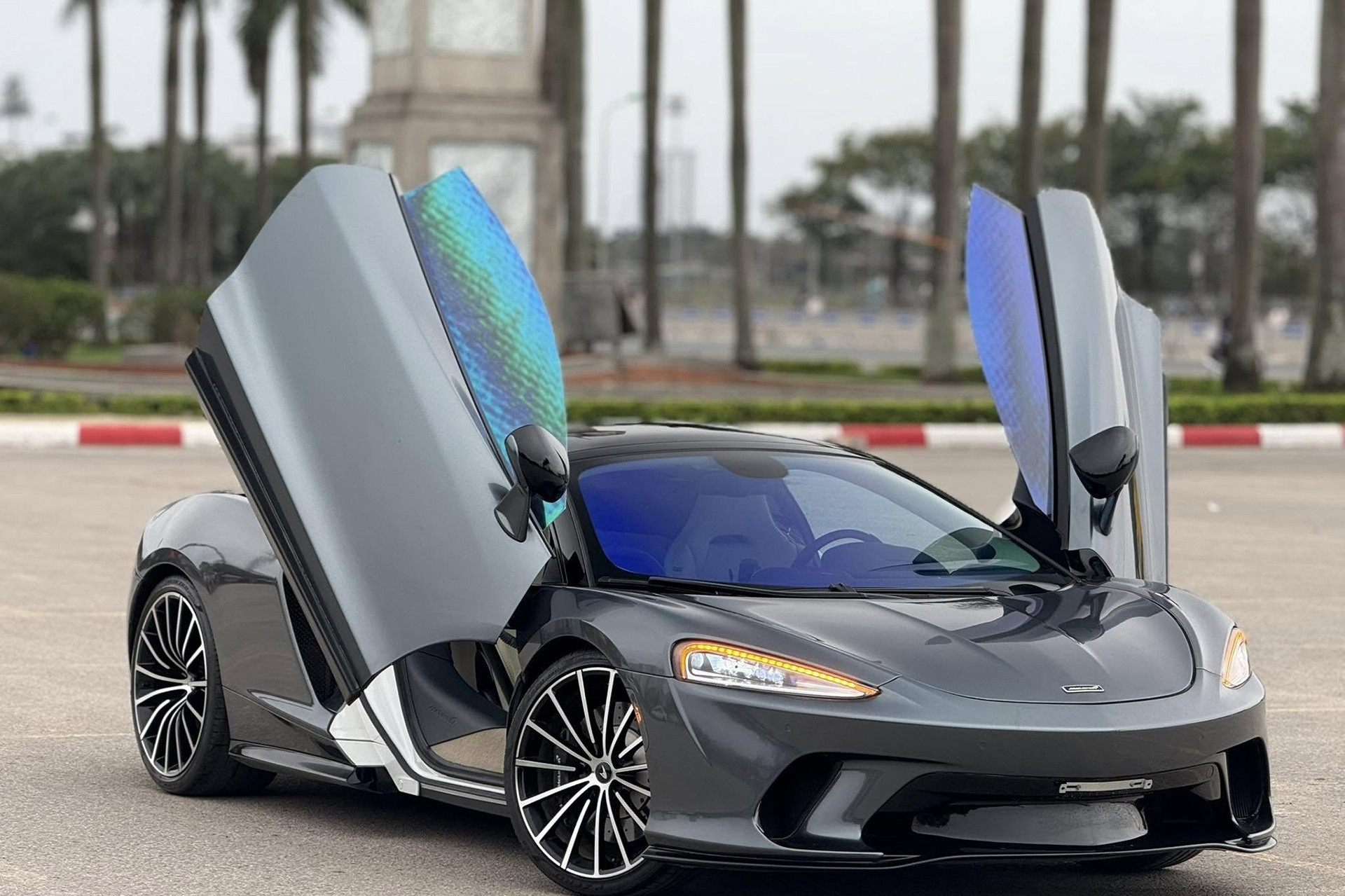 Bán Lamborghini, đại gia đồng nát Nghệ An mua tiếp siêu xe McLaren GT