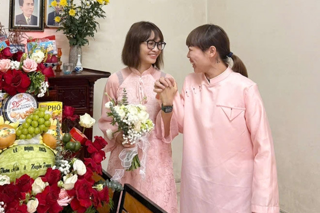 Bố mẹ mất sớm, cô gái Hải Dương oà khóc khi được anh chị đưa đi ‘hỏi vợ’