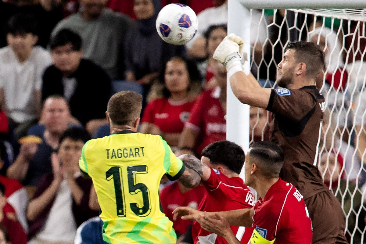 Indonesia và 3 vấn đề của Patrick Kluivert