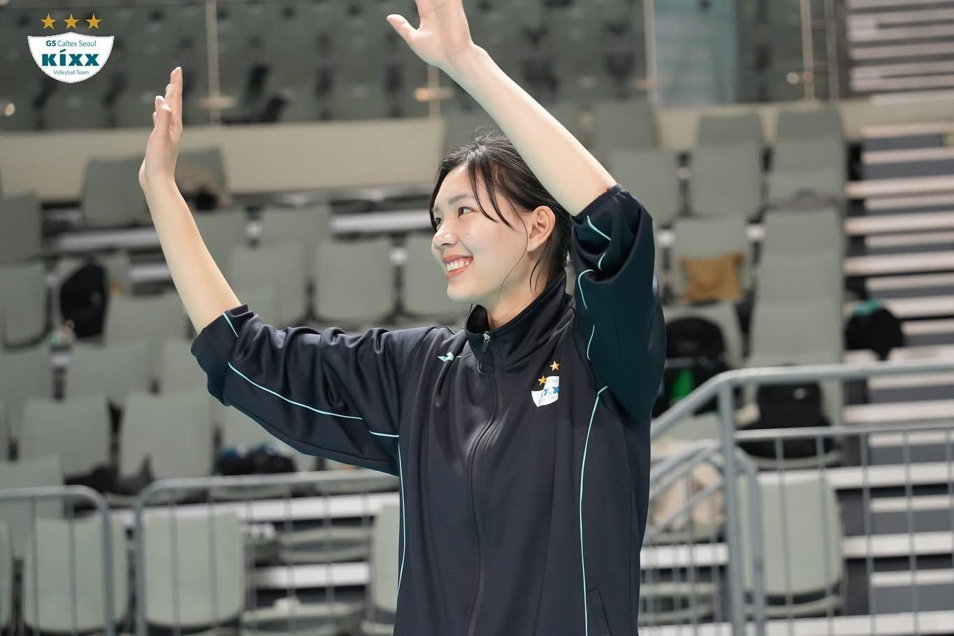 Khoảnh khắc Bích Thủy chia tay đội bóng chuyền Hàn Quốc