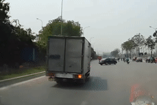 Nóng trên đường: Những pha xử lý 'độc lạ, ngáo ngơ' đến mức khó hiểu của tài xế