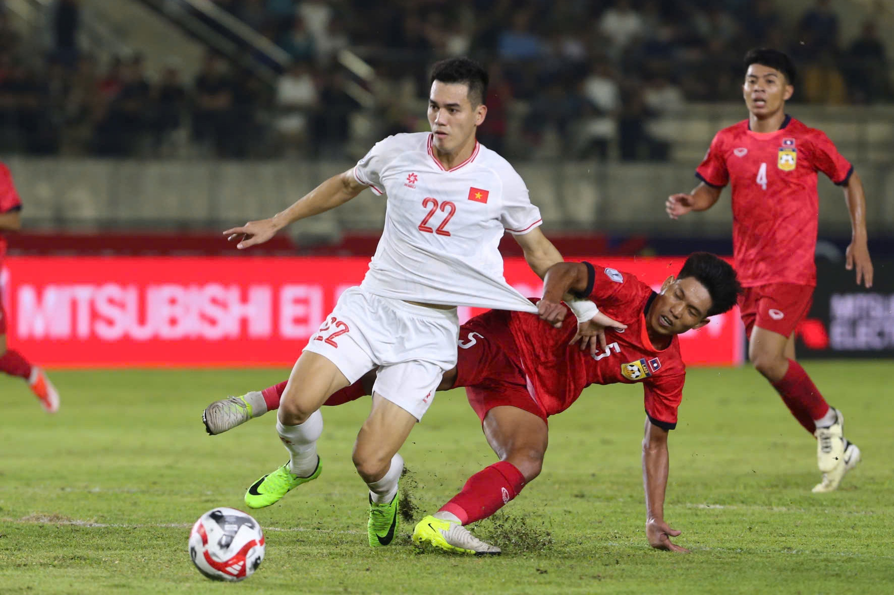 Tuyển Việt Nam đấu Lào: Cần phải khác ASEAN Cup thế nào?