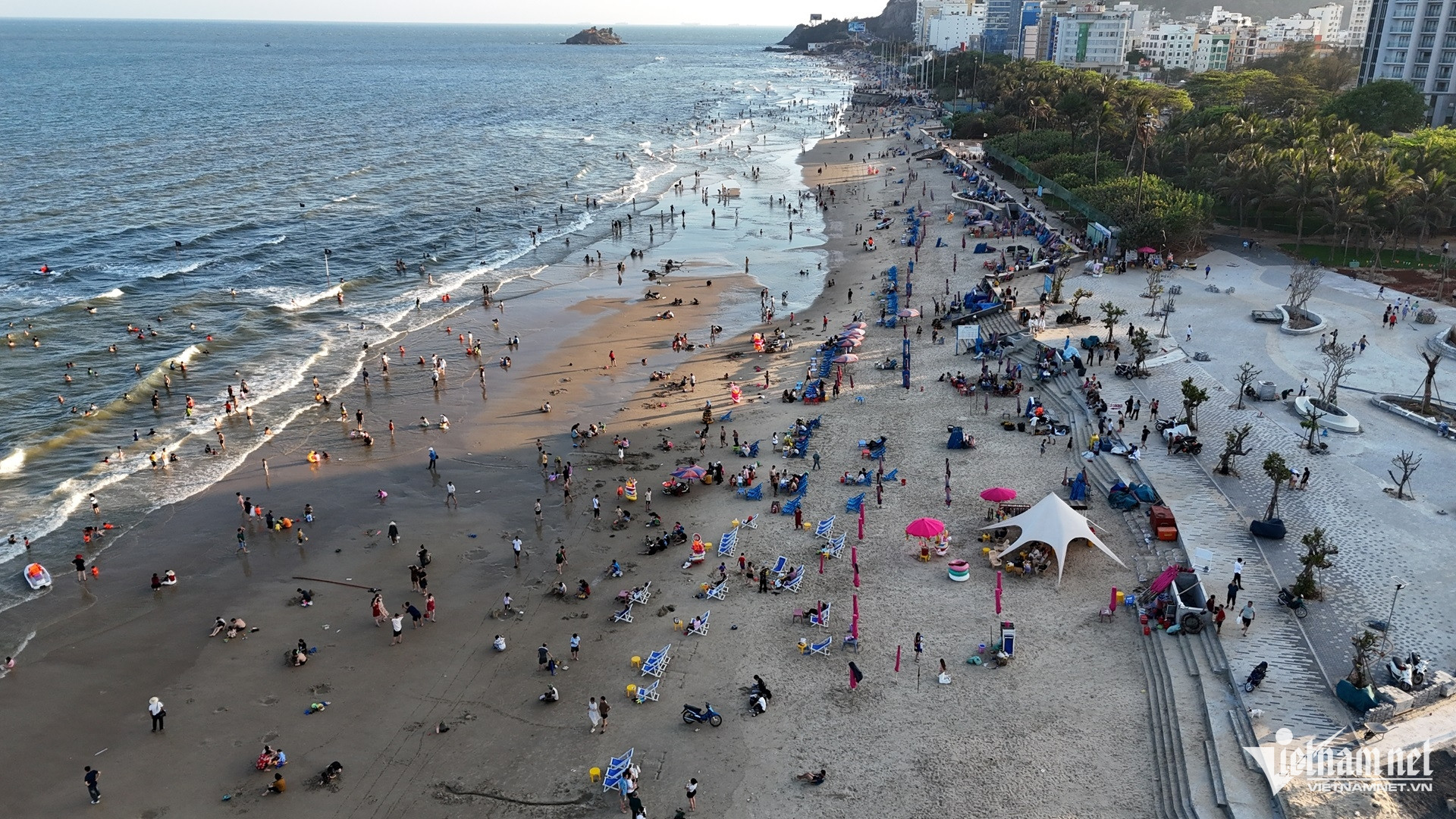 W-diện mạo bãi sau vũng tàu, chỉnh trang đường thùy vân 6.JPG.jpg