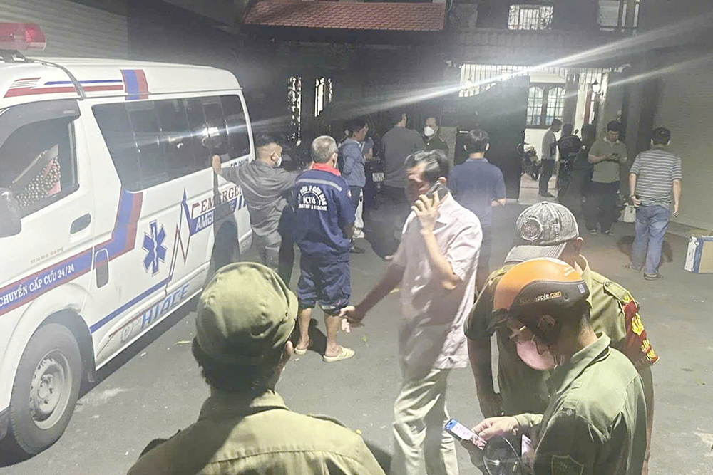 Chủ nhà tá hỏa phát hiện người lạ tử vong trong bếp