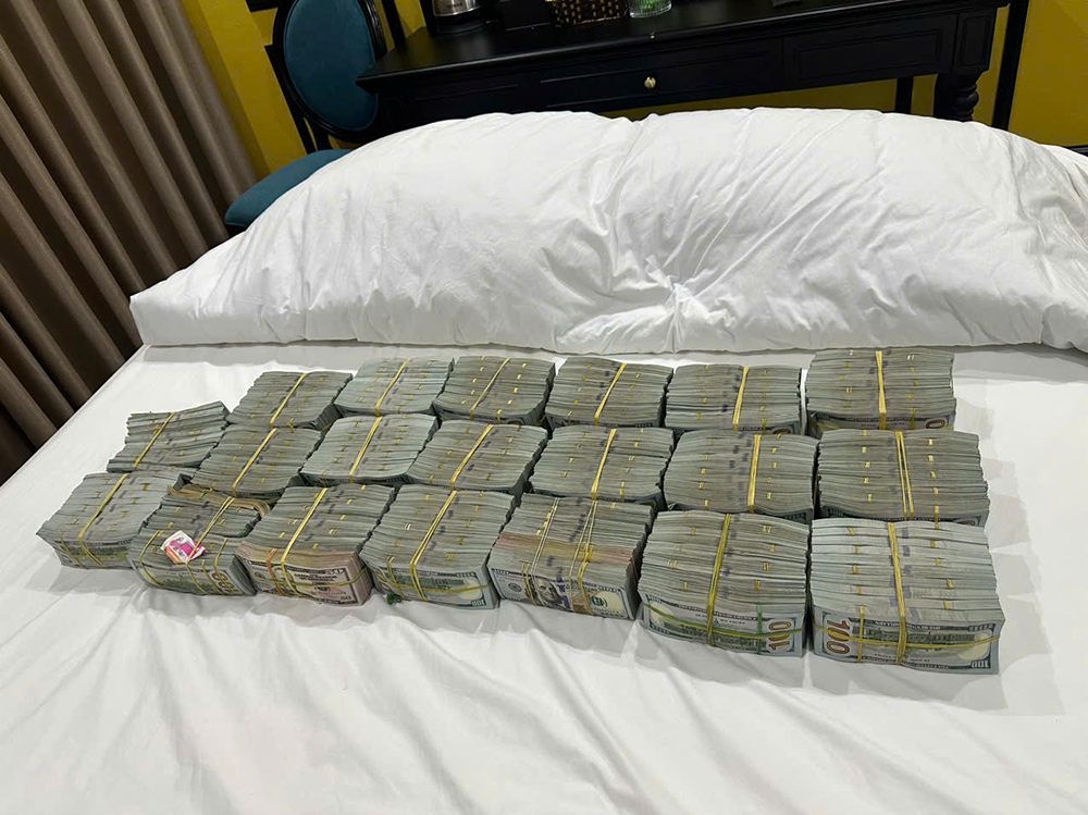 cuop 2 trieu USD 2.png