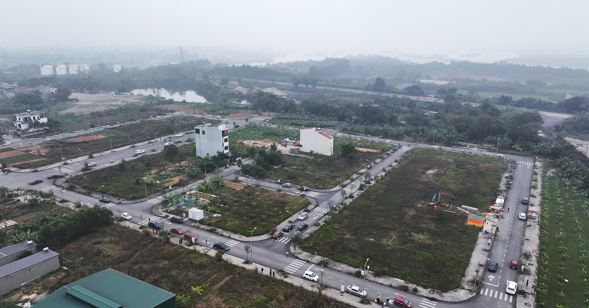 Đất nền "sốt xình xịch" vì tin đồn sáp nhập tỉnh: Cơ hội vàng hay bẫy rủi ro?