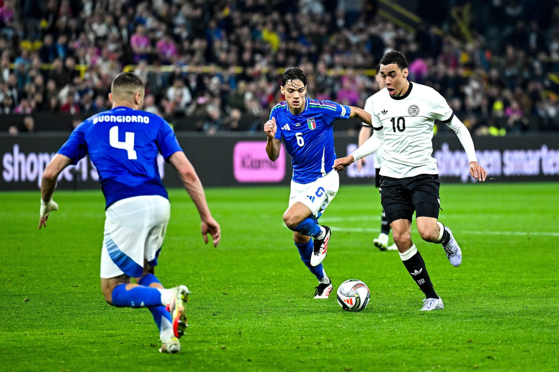 Imago. Musiala Duc Italia.jpg