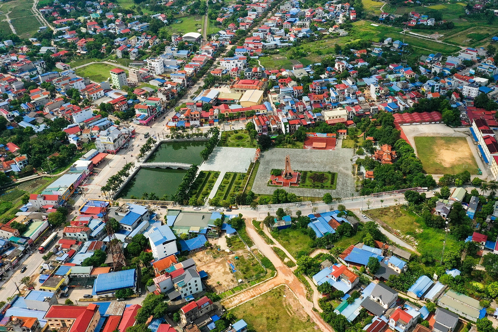 Lý do Bộ Nội vụ đề nghị dừng sáp nhập huyện, xã theo tiêu chí cũ