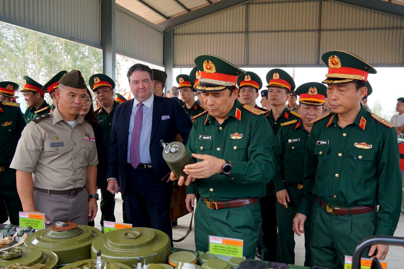 Mỹ viện trợ 700.000 USD xây thao trường xử lý vật liệu nổ tại Hà Nội