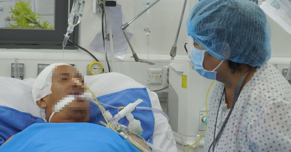 "Phép màu" với bà mẹ đưa con trai hôn mê vượt 100km đi cấp cứu dù không có tiền