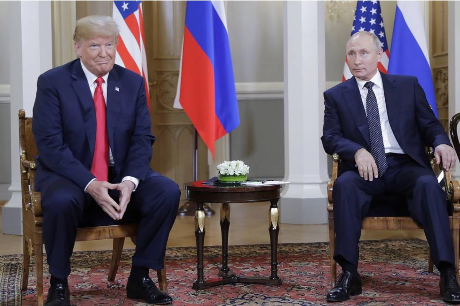 Tổng thống Nga Putin tặng quà cho ông Trump