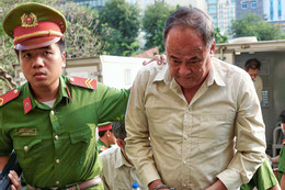 Vụ Chủ tịch An Giang bảo kê cho cát lậu: Vì sao nhiều cán bộ thoát lao lý?