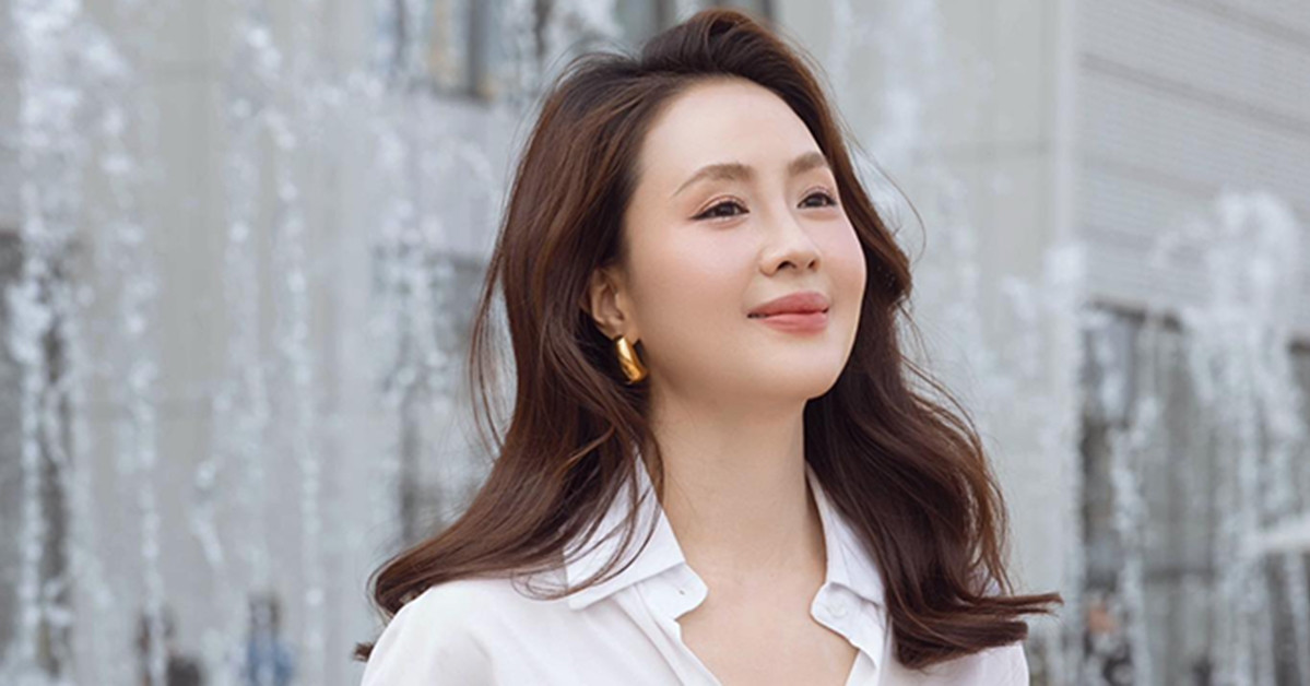Hồng Diễm tuổi 42 'trẻ như nữ sinh', MC Mai Ngọc rạng rỡ dù tăng cân