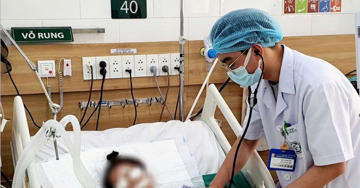 Người phụ nữ hôn mê sâu khi nghe "thầy lang" bảo nhịn ăn, uống nước kiềm