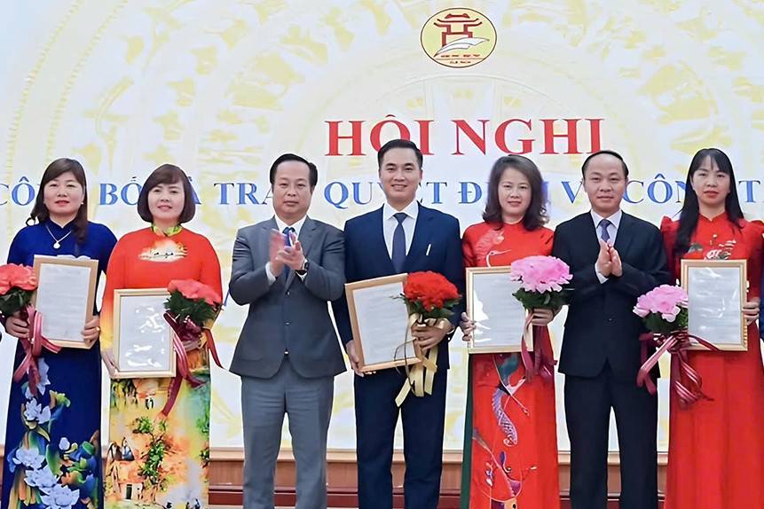 Nhiều trường THPT ở Hà Nội có hiệu trưởng mới