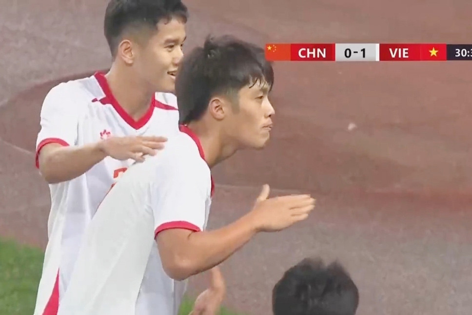 Trực tiếp U22 Việt Nam 1-0 U22 Trung Quốc: Quốc Việt bừng sáng (H1)