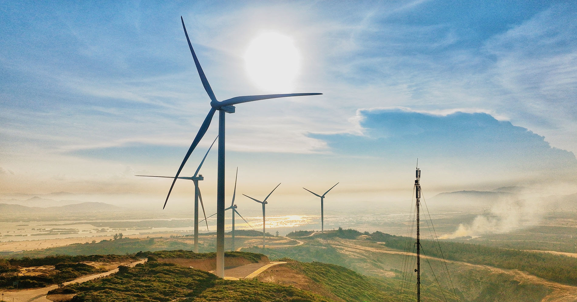 Vingroup muốn làm loạt dự án điện tái tạo, điện khí LNG quy mô 25-30 tỷ USD