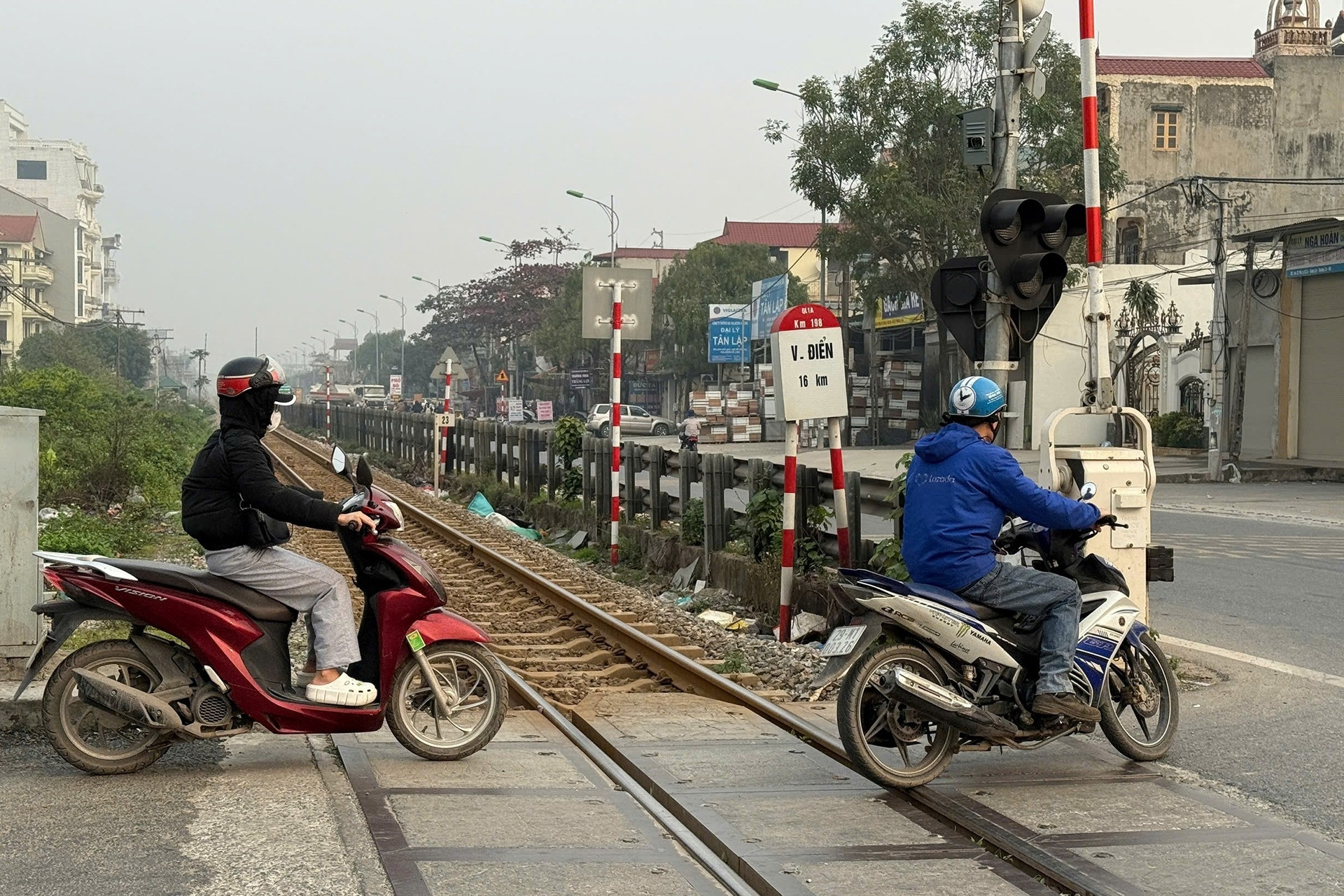 Vụ barie tự mở khi tàu đến: Kiến nghị rà soát quy chuẩn, lắp thêm cảm biến