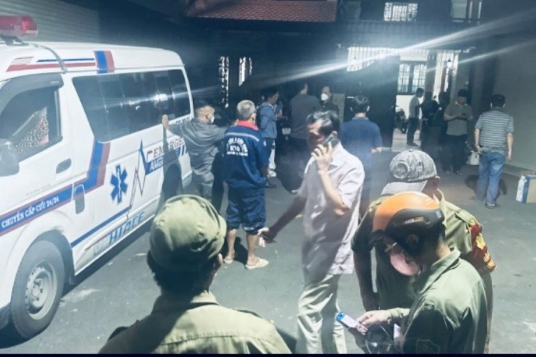 Vụ chủ nhà tá hỏa phát hiện người lạ tử vong trong bếp: Công an trích xuất camera